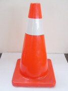 CONO CLUTE.jpg