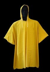 PONCHO PVC 2.00X1.27 AMARILLO LIGERO C CAPUCHA CLUTE.jpg